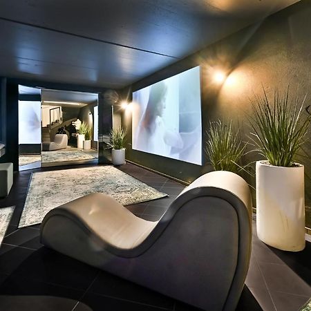 Jacuzzi Cinema Loft Lägenhet Kaunas Exteriör bild