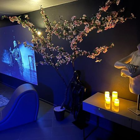 Jacuzzi Cinema Loft Lägenhet Kaunas Exteriör bild